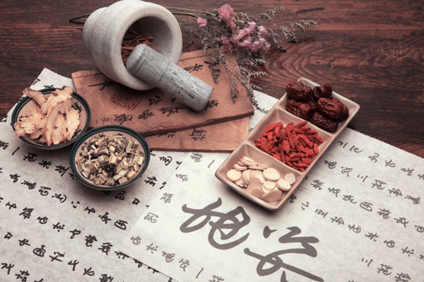 Chinese-herbal-medicine-and-pic